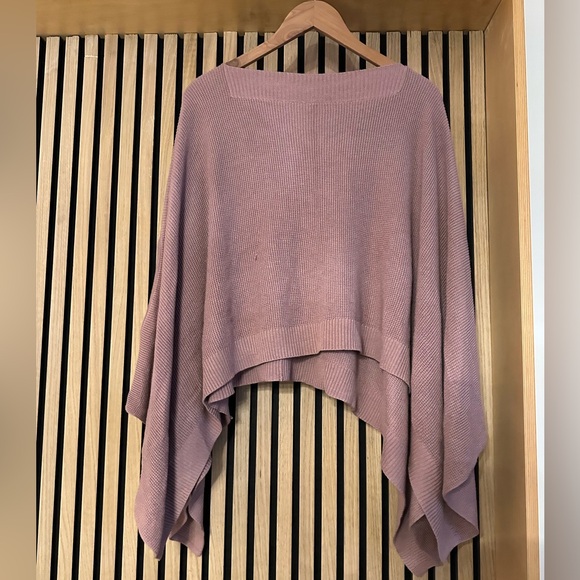 Lululemon poncho (OS) - Picture 2 of 5